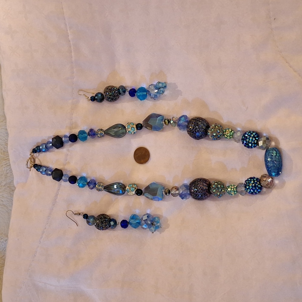 Shinny necklace and earrings set